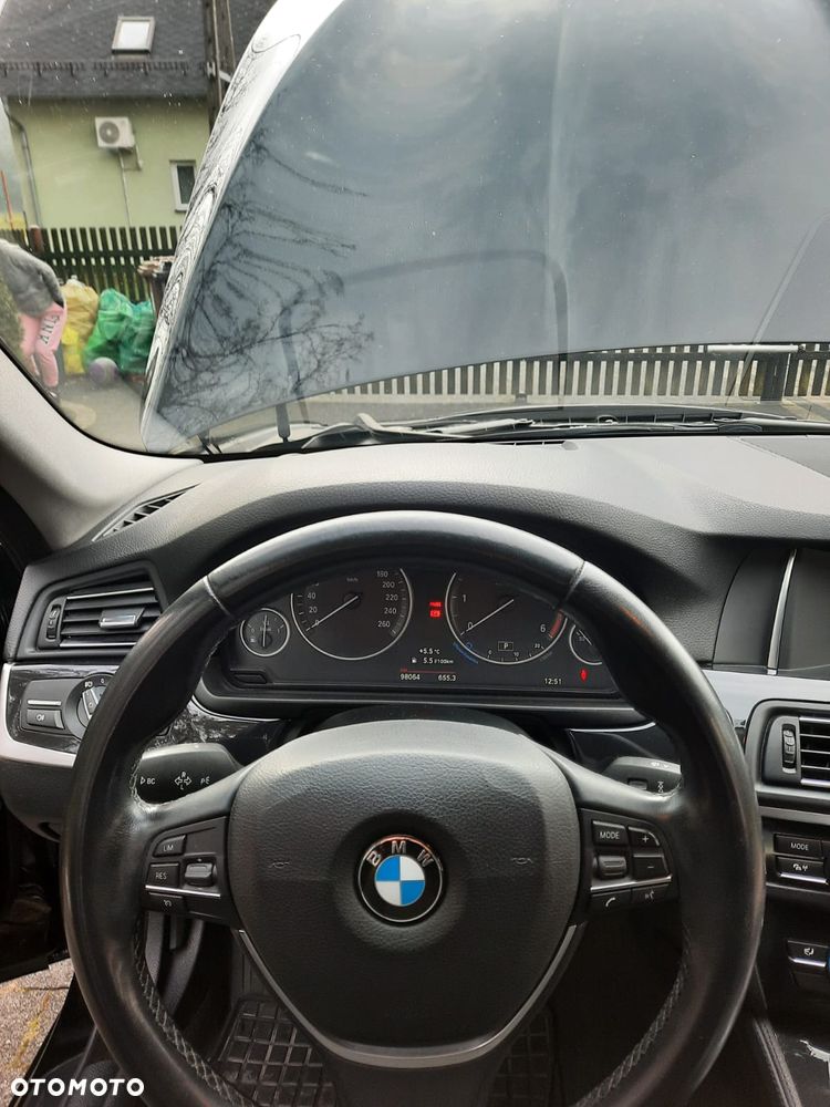BMW Seria 5 518d - 11