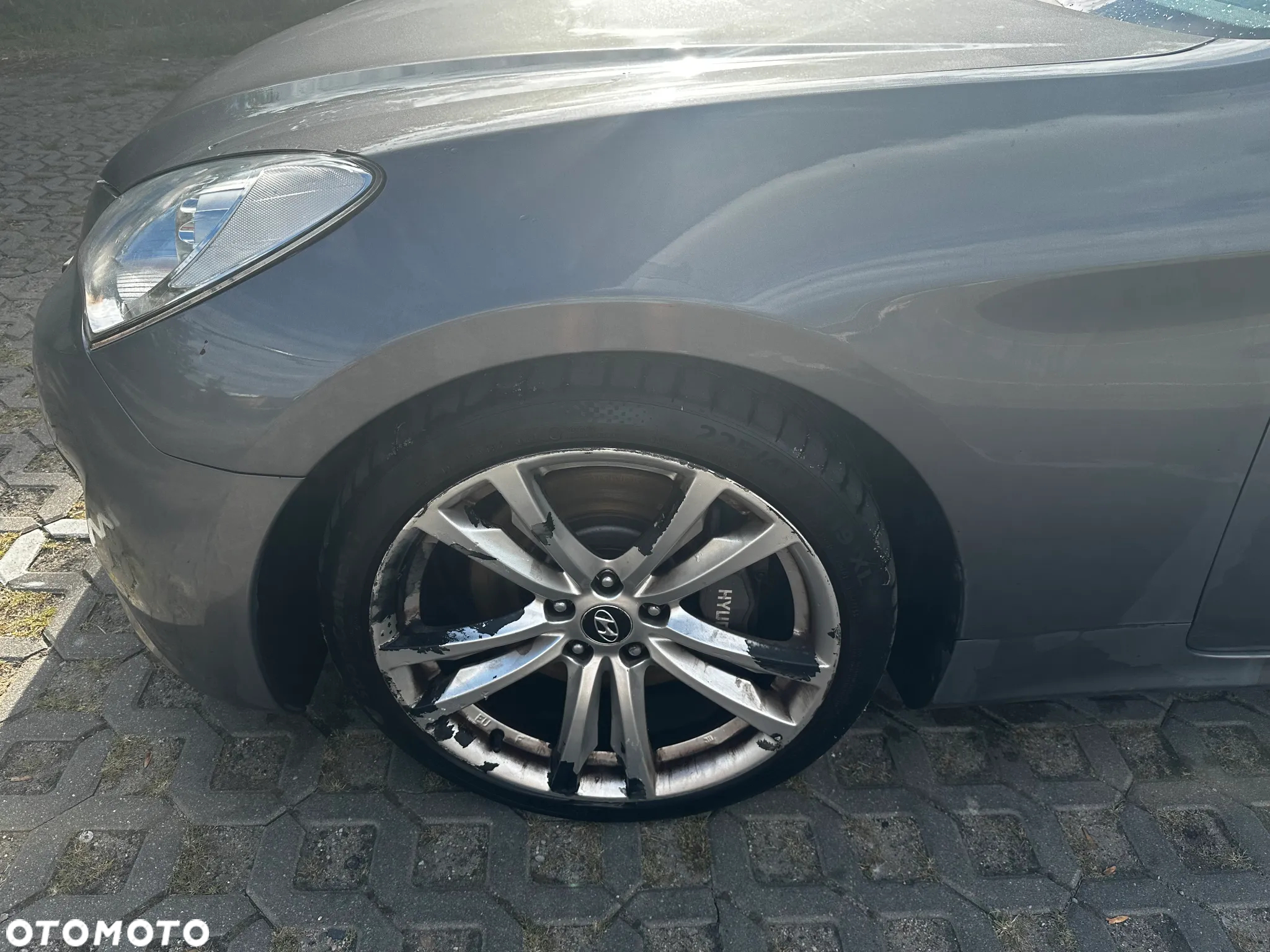Hyundai Genesis Coupe - 3