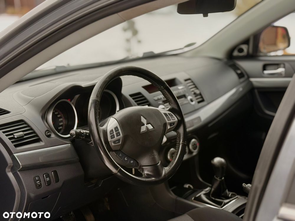 Mitsubishi Lancer - 17