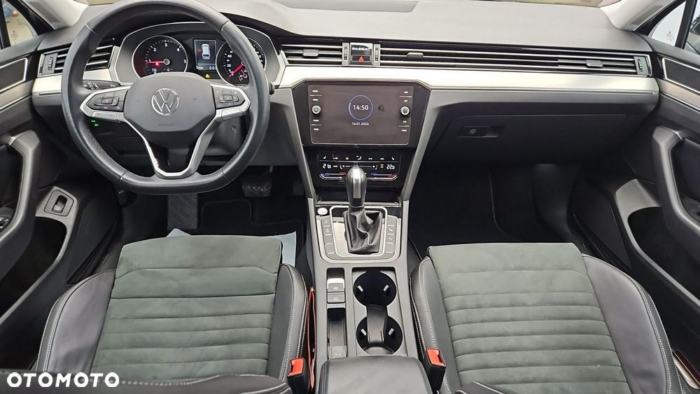 Volkswagen Passat Variant 2.0 TDI EVO Elegance DSG - 13