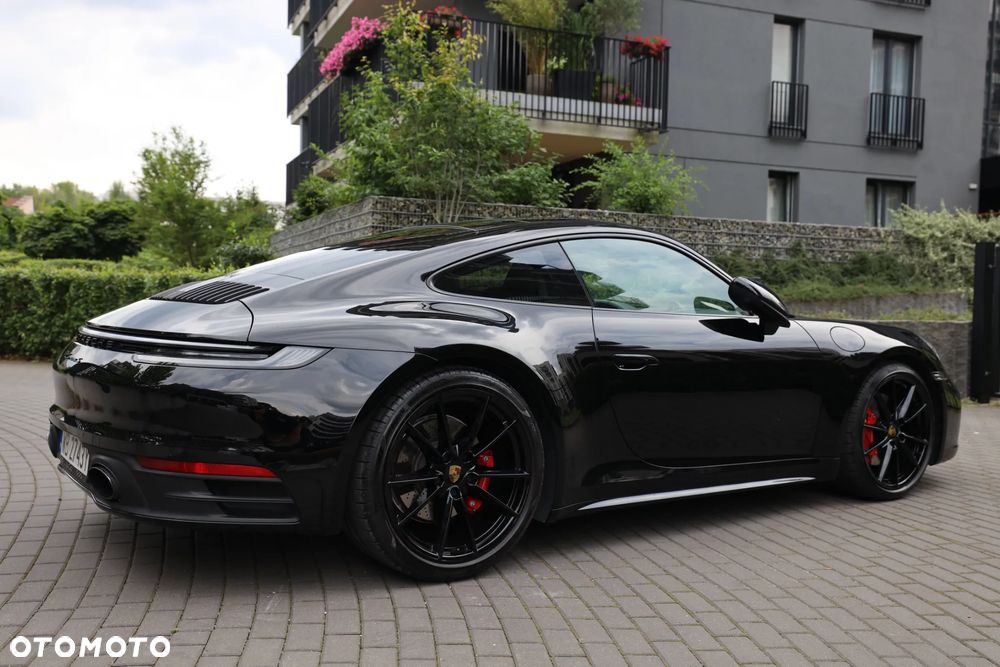 Porsche 911 Carrera S - 4