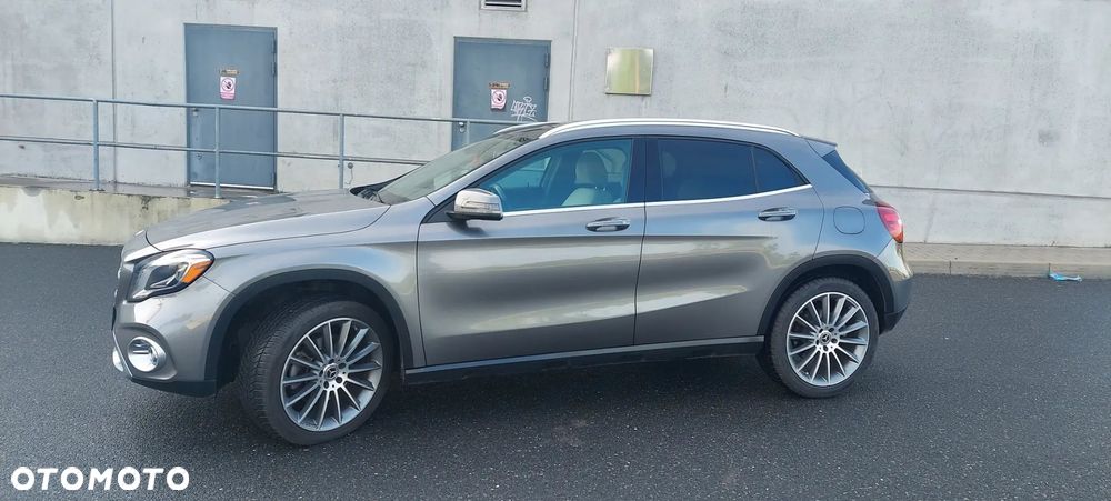 Mercedes-Benz GLA 250 4Matic 7G-DCT UrbanStyle Edition - 4