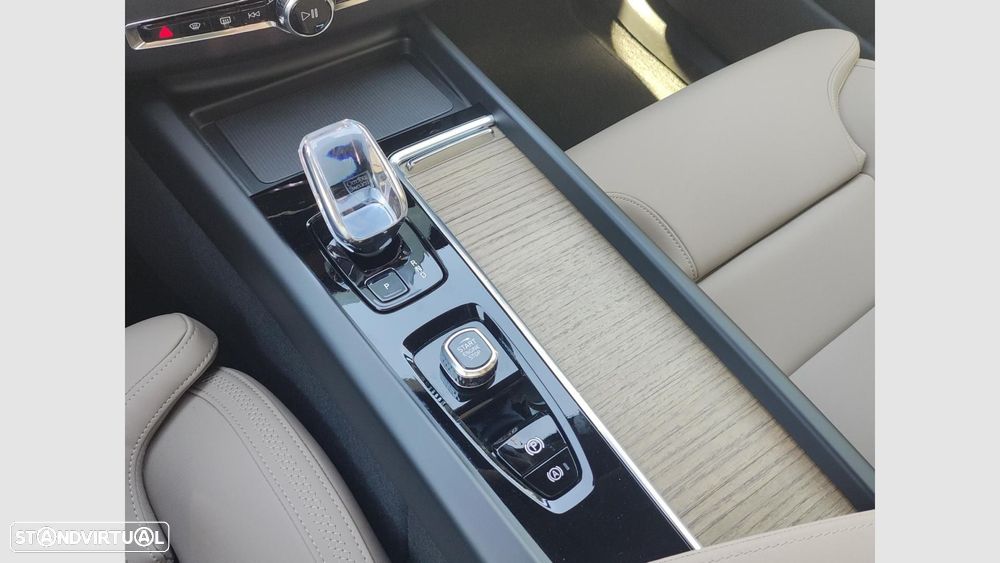 Volvo XC 60 2.0 T6 PHEV Plus Bright AWD - 21