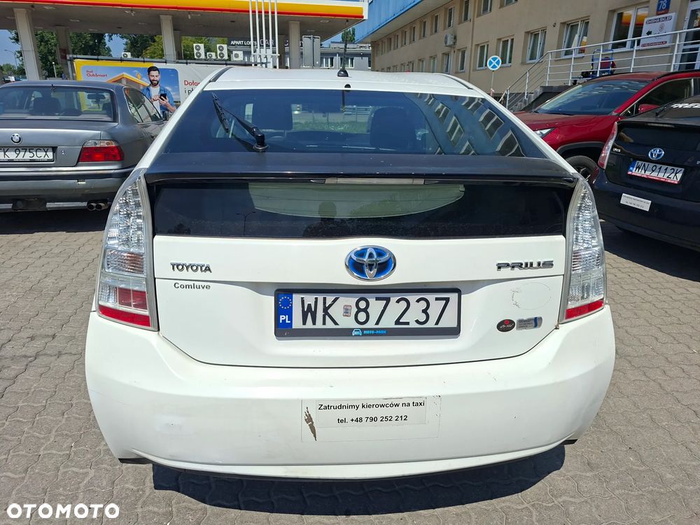 Toyota Prius - 4