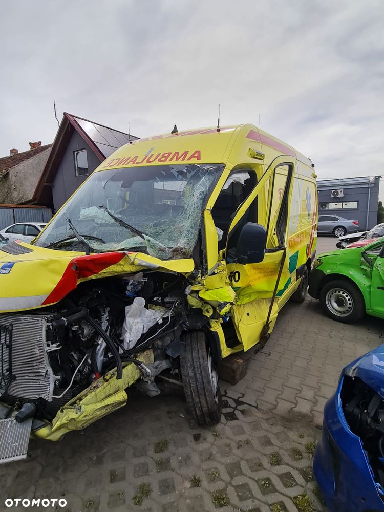 Mercedes-Benz Sprinter Ambulans Kamper Furgon W907 319 CDI 3.0 V6 190 KM - 18