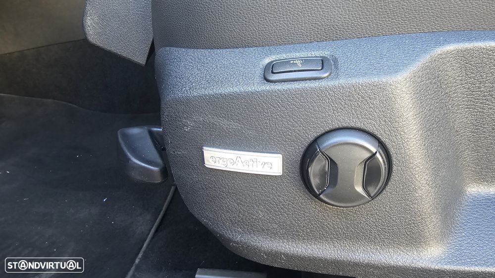 VW Golf 1.6 TDi DPF DSG Highline - 25