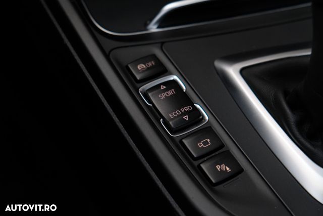 BMW Seria 3 325d GT Aut. Sport Line - 32