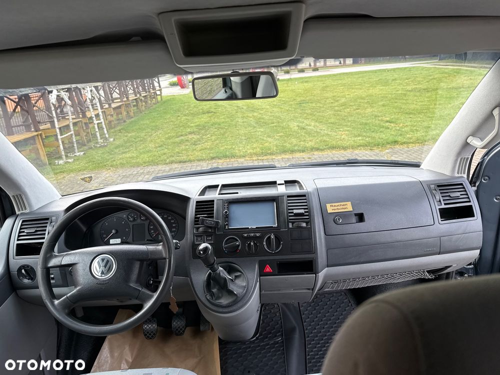 Volkswagen Caravelle - 18