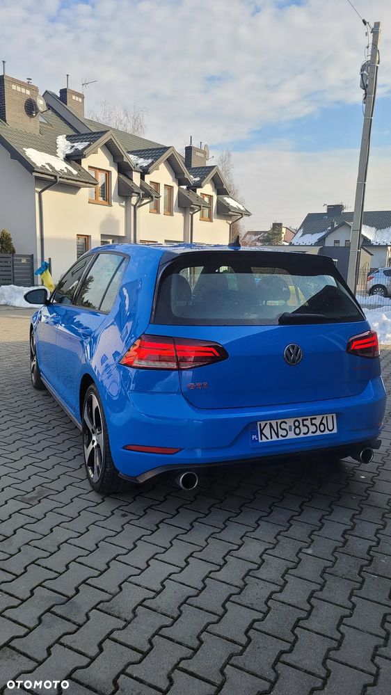 Volkswagen Golf - 33