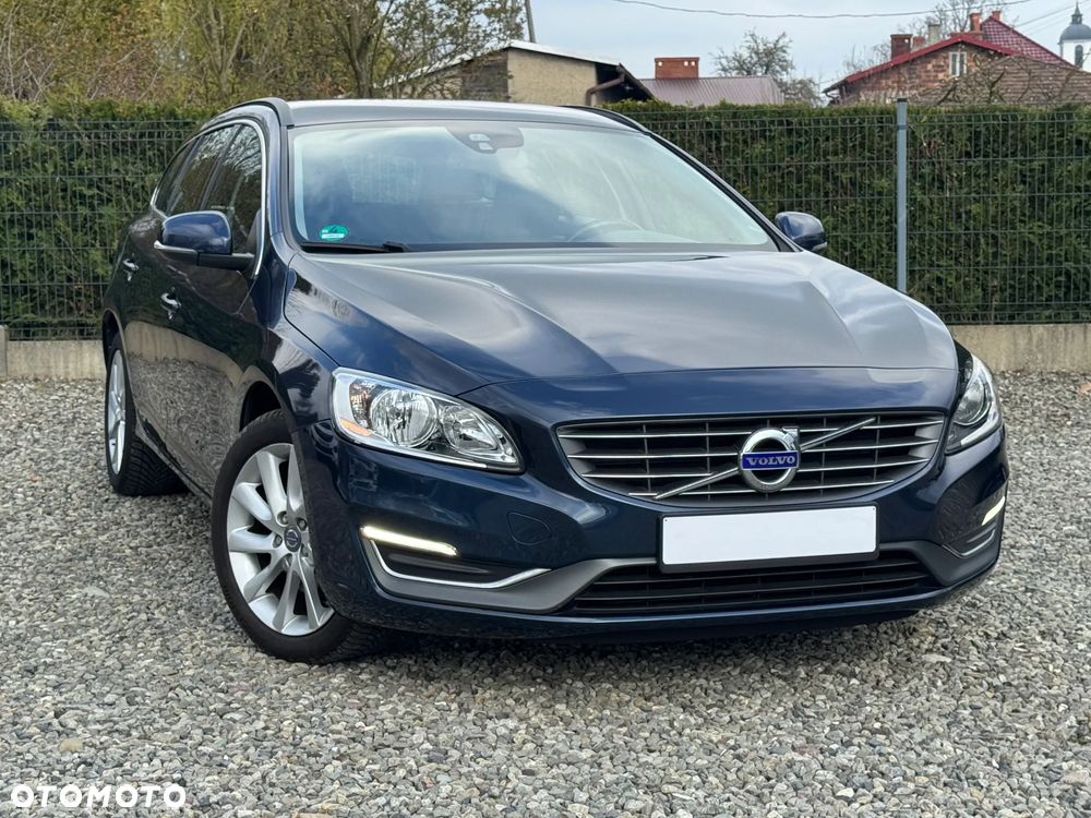 Volvo V60 D2 Summum - 2