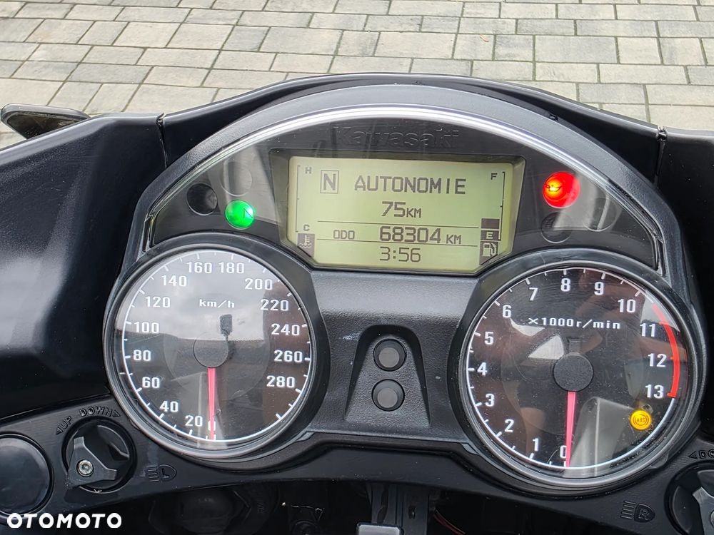 Kawasaki GTR - 16