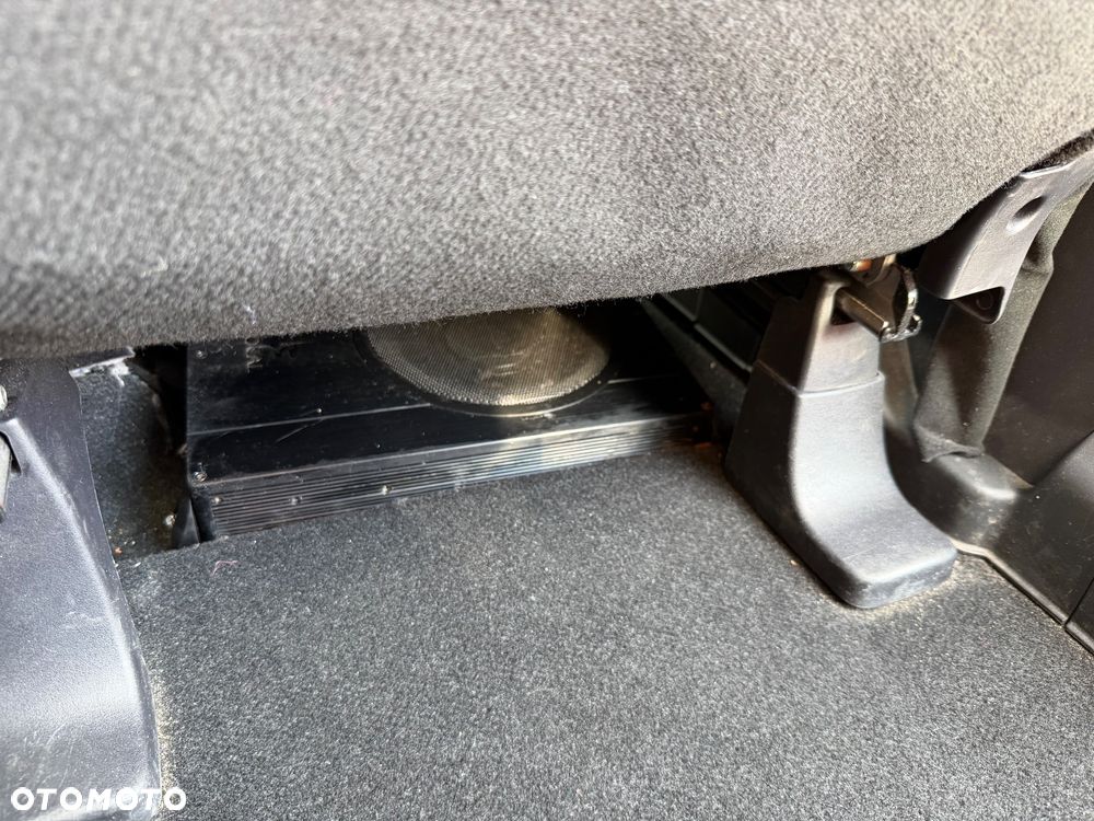 Mitsubishi Outlander 2.0 Instyle + 4WD CVT - 23