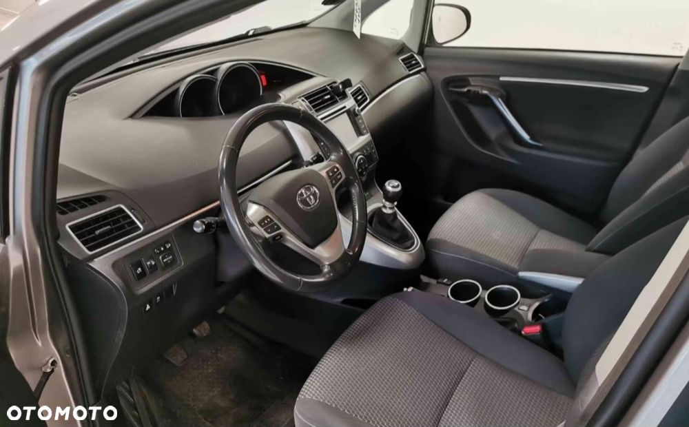 Toyota Verso - 5