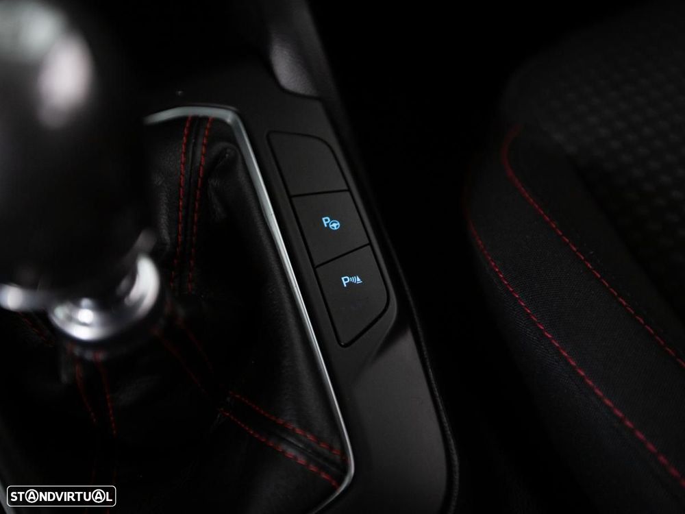 Ford Focus SW 1.5 TDCi EcoBlue Active - 20