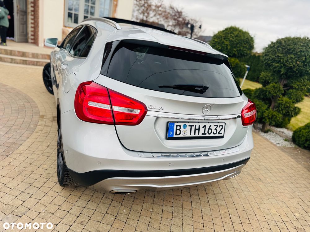 Mercedes-Benz GLA 200 7G-DCT Style - 40