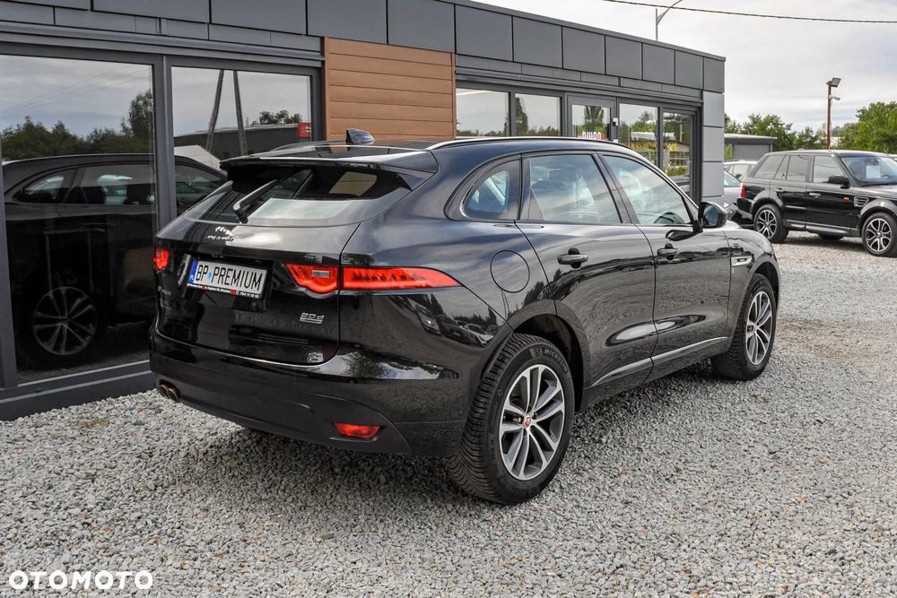 Jaguar F-Pace 2.0 i4D AWD R-Sport - 4