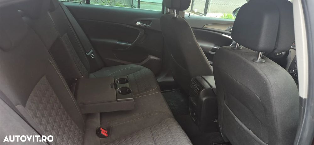 Opel Insignia 2.0 CDTI - 9