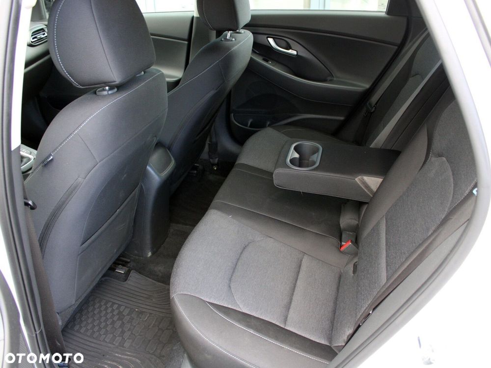 Hyundai i30 1.5 T-GDI 48V Smart - 13