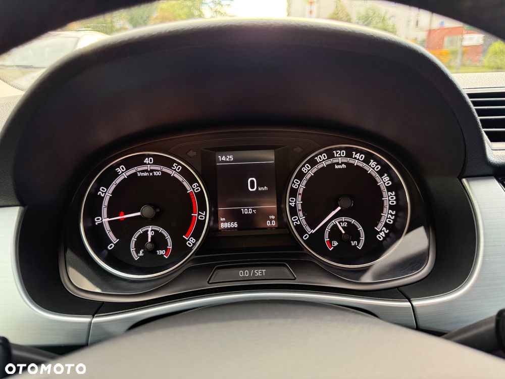 Skoda Fabia 1.0 Ambition - 11