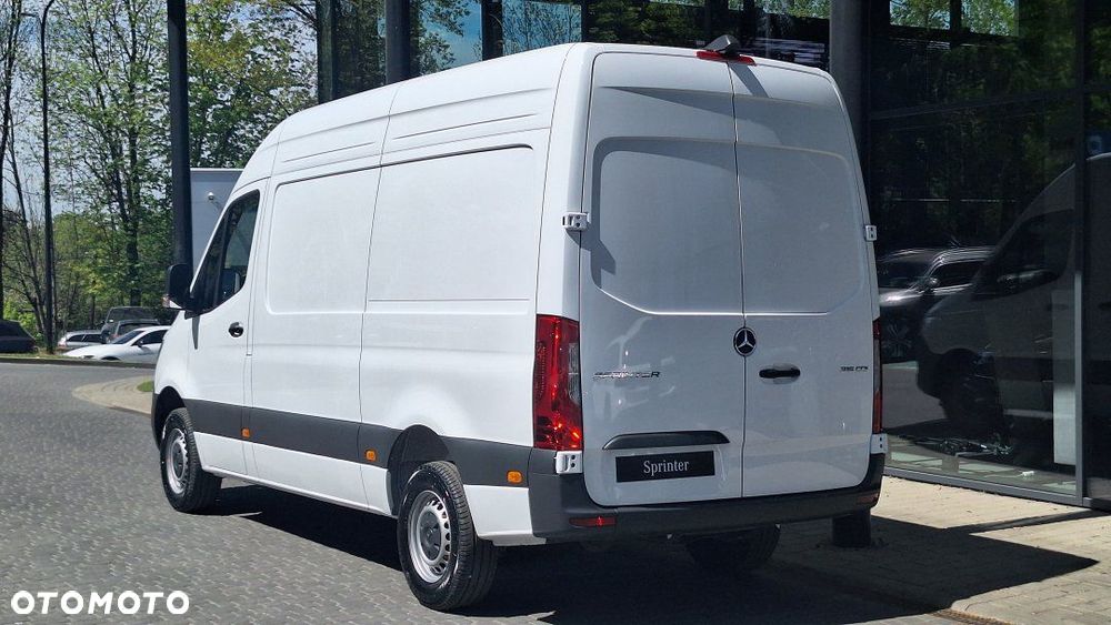 Mercedes-Benz Sprinter - 4