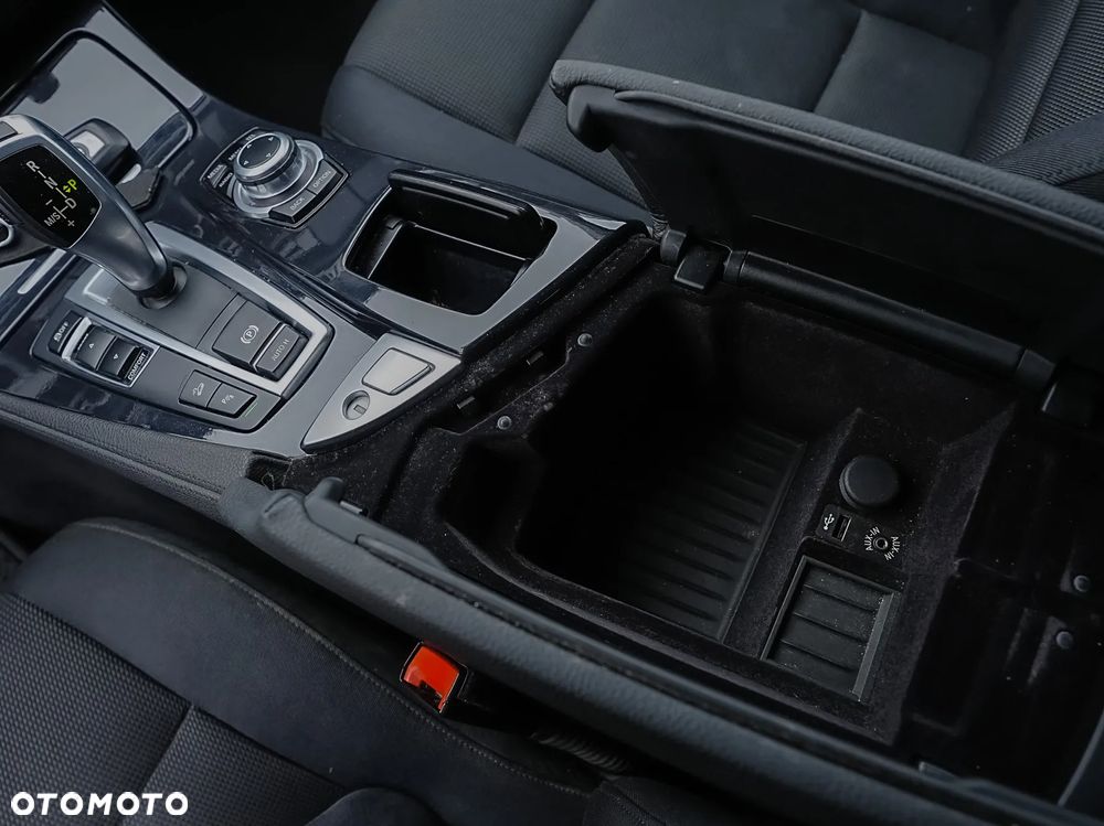 BMW Seria 5 520d xDrive - 22