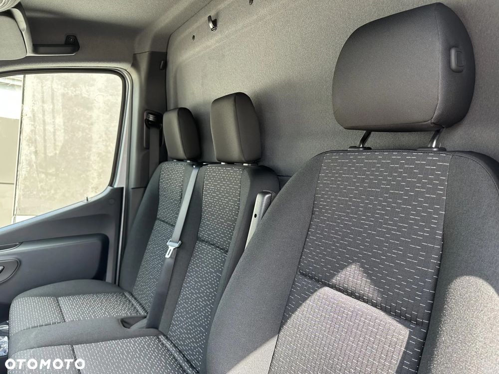 Mercedes-Benz Sprinter - 9