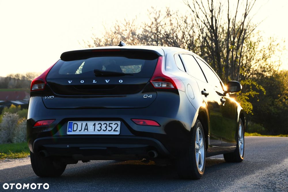 Volvo V40 D4 Momentum - 10