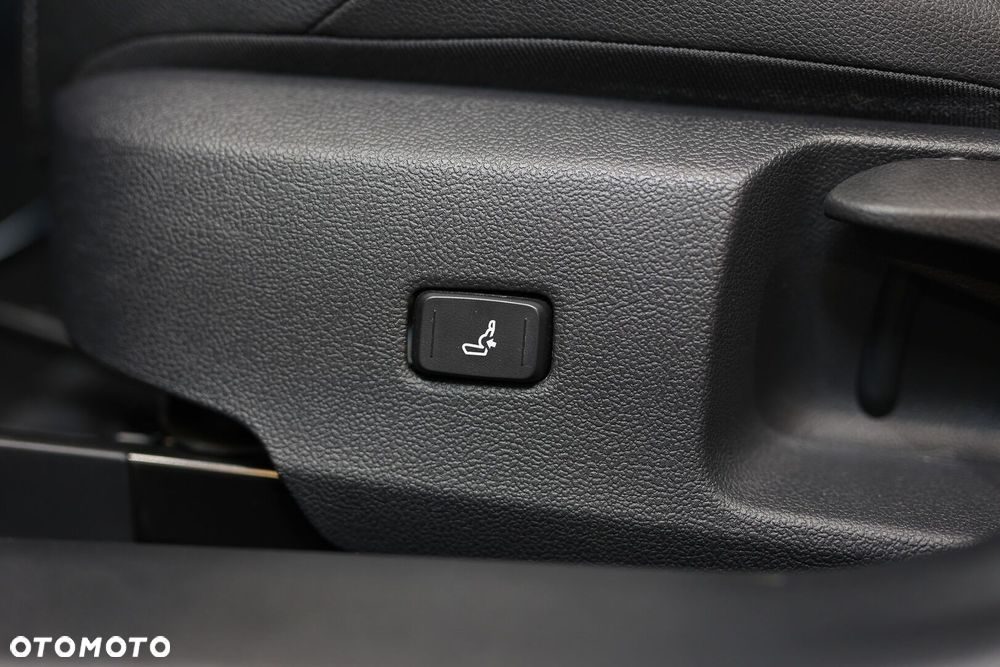 Toyota Corolla 1.8 Hybrid Comfort - 32