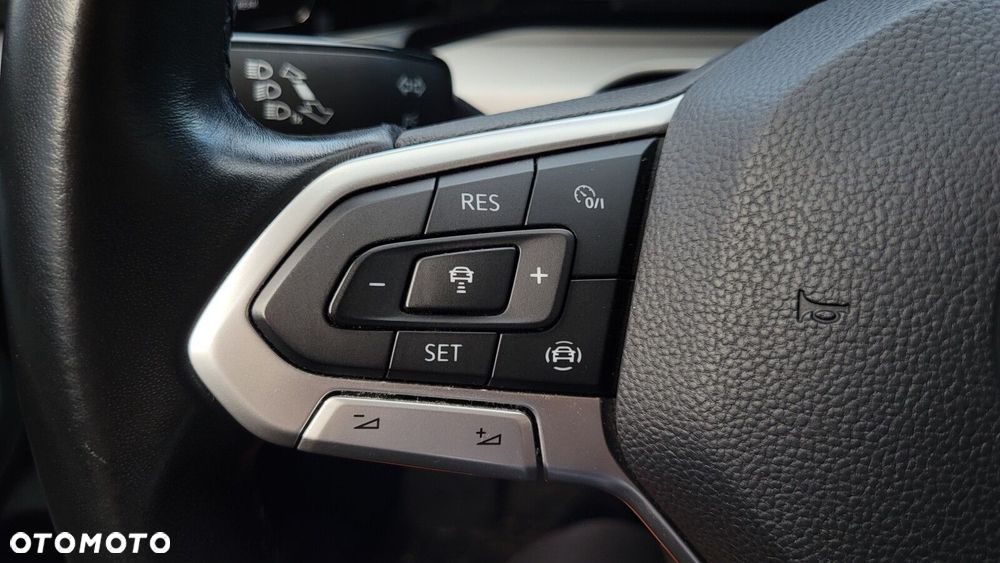 Volkswagen Golf VIII 1.5 TSI EVO Life - 21