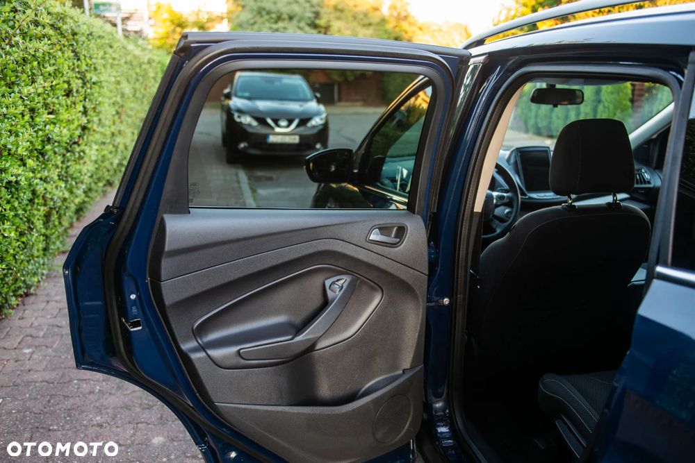 Ford Kuga 2.0 TDCi 2x4 Titanium - 22