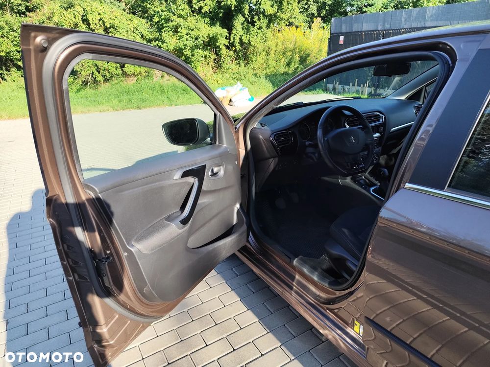 Peugeot 301 1.6 VTi Allure - 20