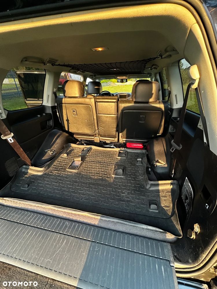 Toyota Land Cruiser - 11