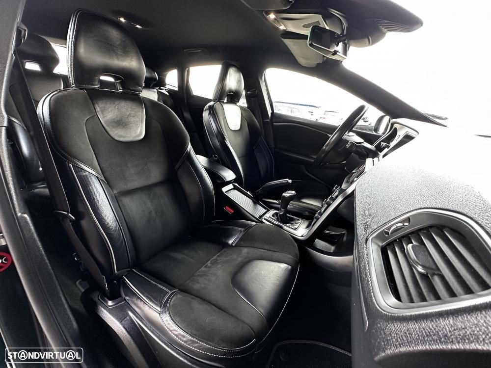 Volvo V40 2.0 D2 R-Design - 3