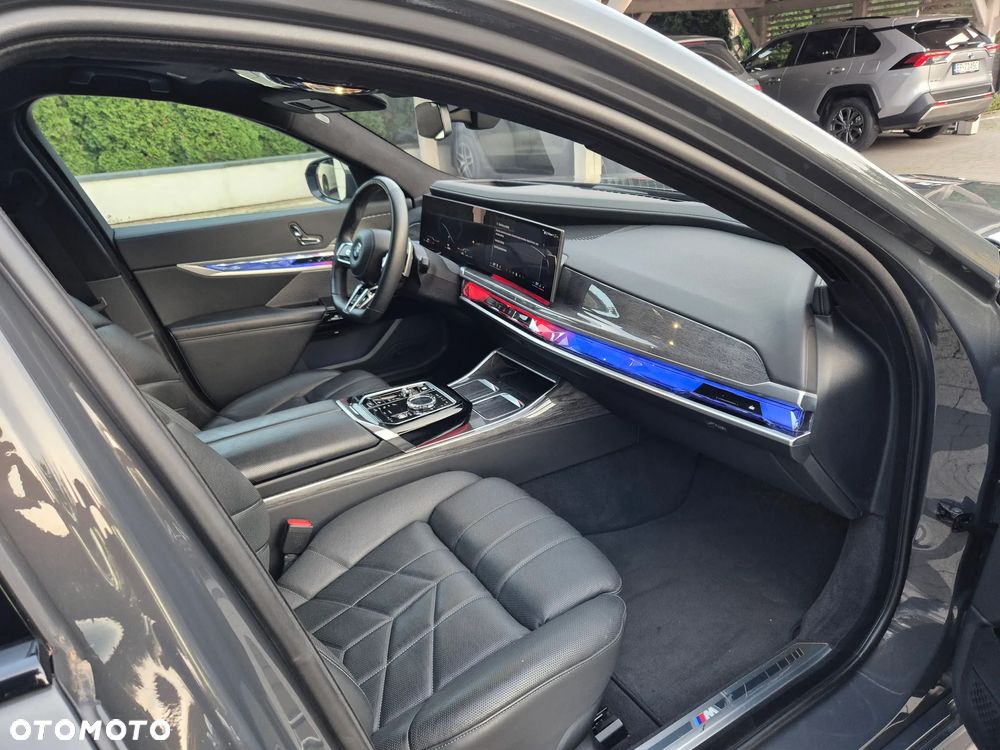 BMW Seria 7 - 34
