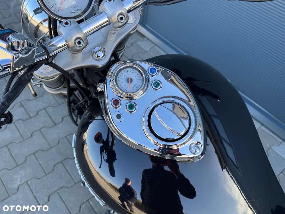 Triumph Speedmaster - 25