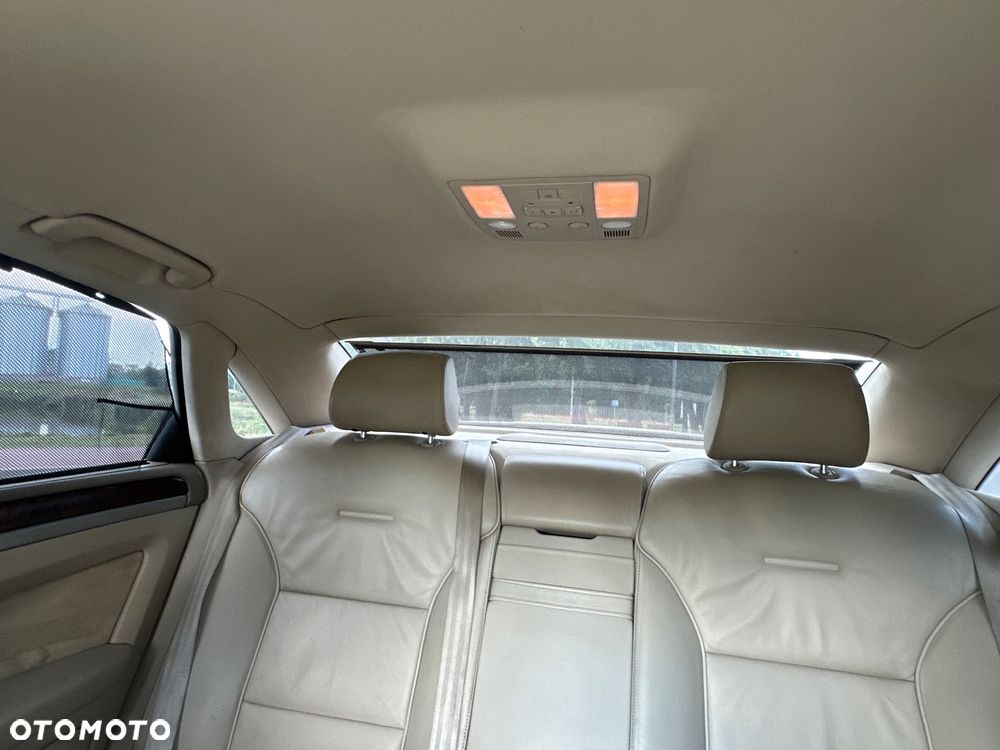 Audi A8 - 30