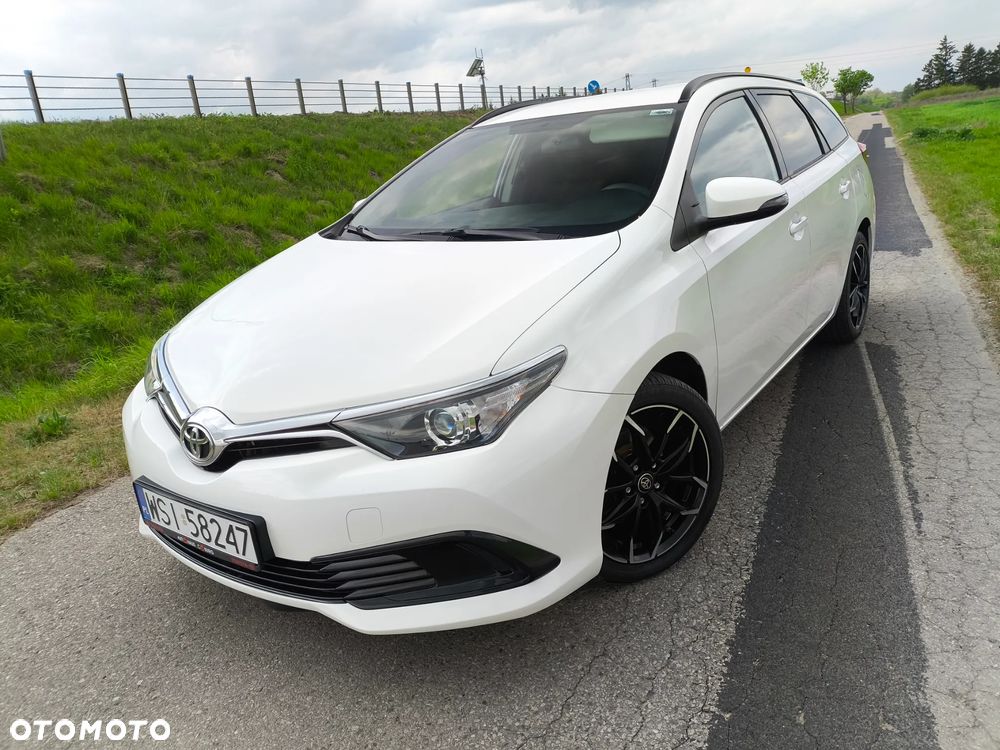 Toyota Auris 1.33 Dual-VVT-i Cool - 2