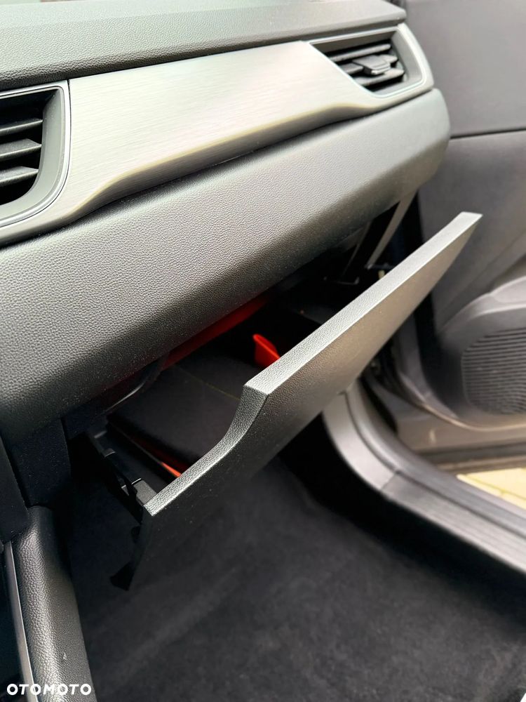 Renault Captur - 32