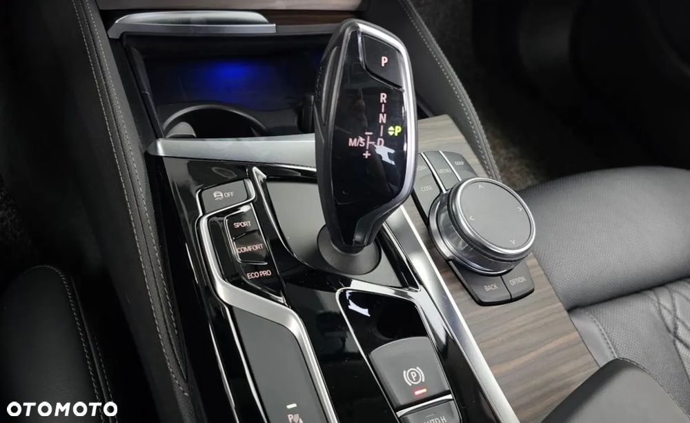 BMW Seria 5 530i M Sport Edition - 13