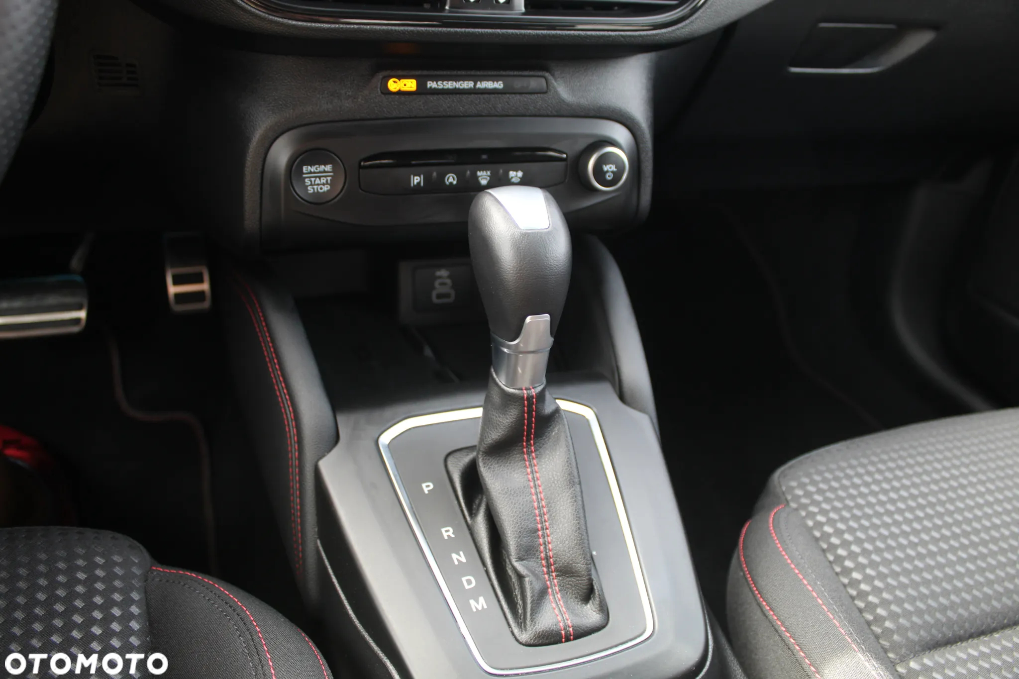 Ford Focus 1.0 EcoBoost Hybrid ST-LINE X - 32