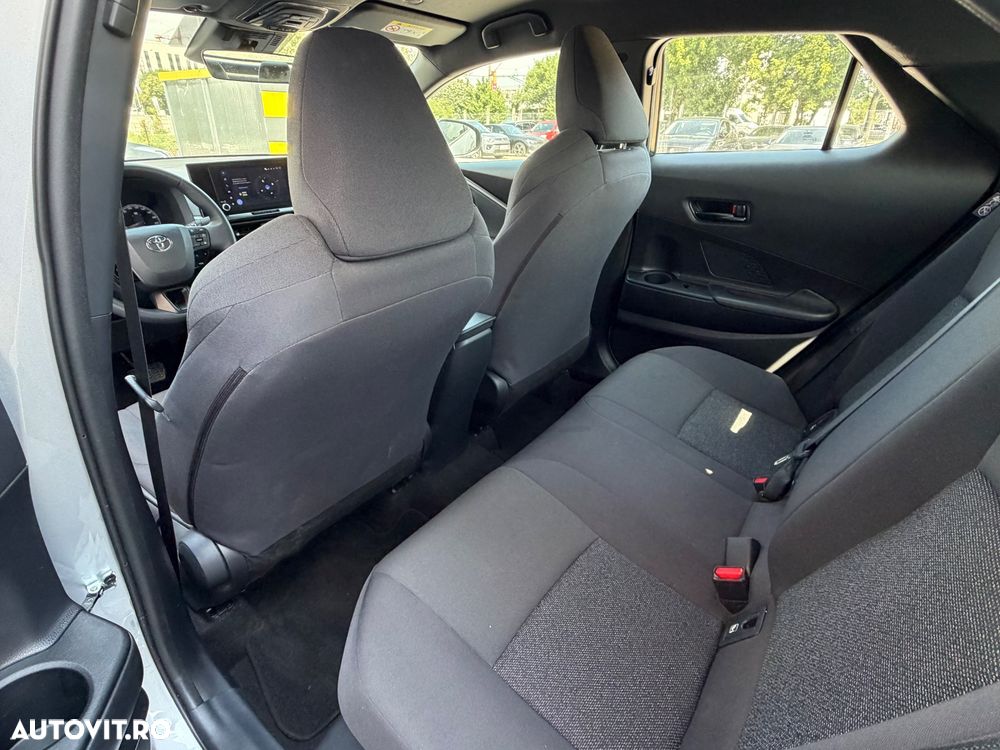 Toyota C-HR - 11