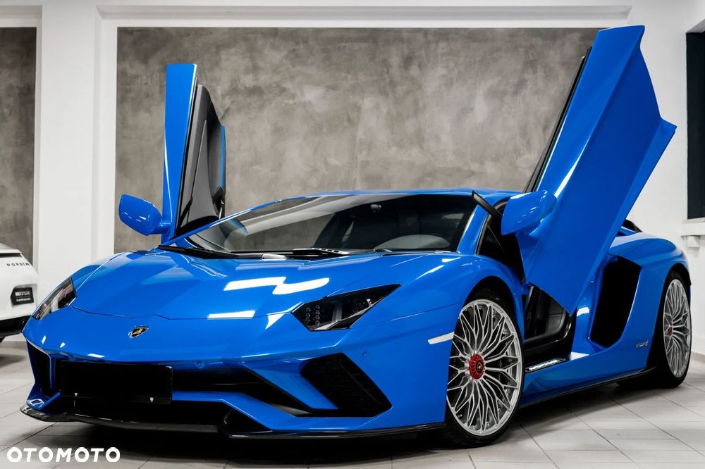 Lamborghini Aventador - 3