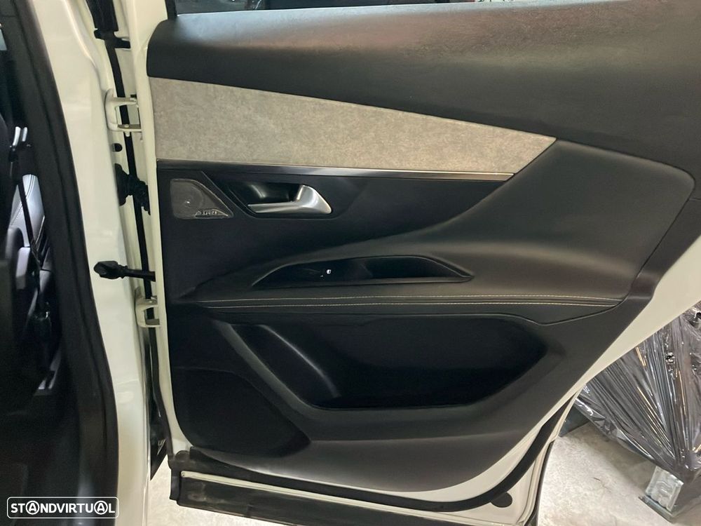 Peugeot 3008 1.6 Hybrid4 GT Pack e-EAT8 - 24