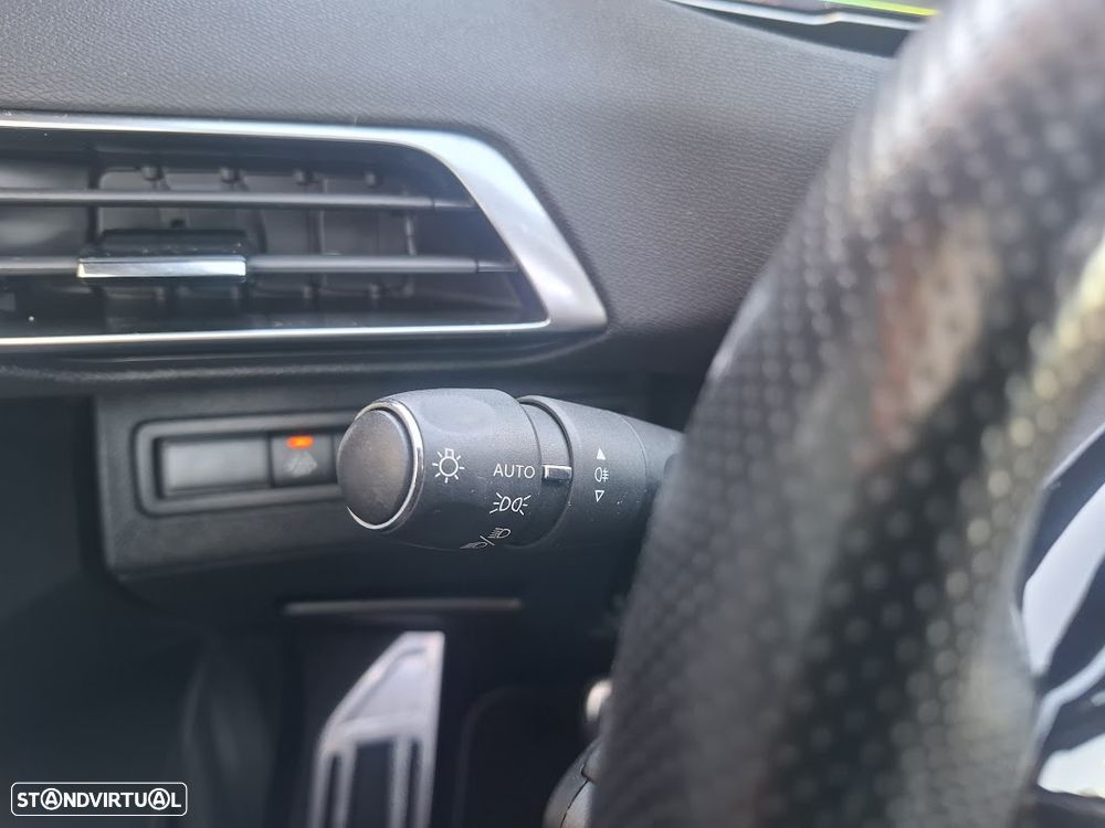 Peugeot 3008 1.6 Hybrid4 GT Pack e-EAT8 - 25