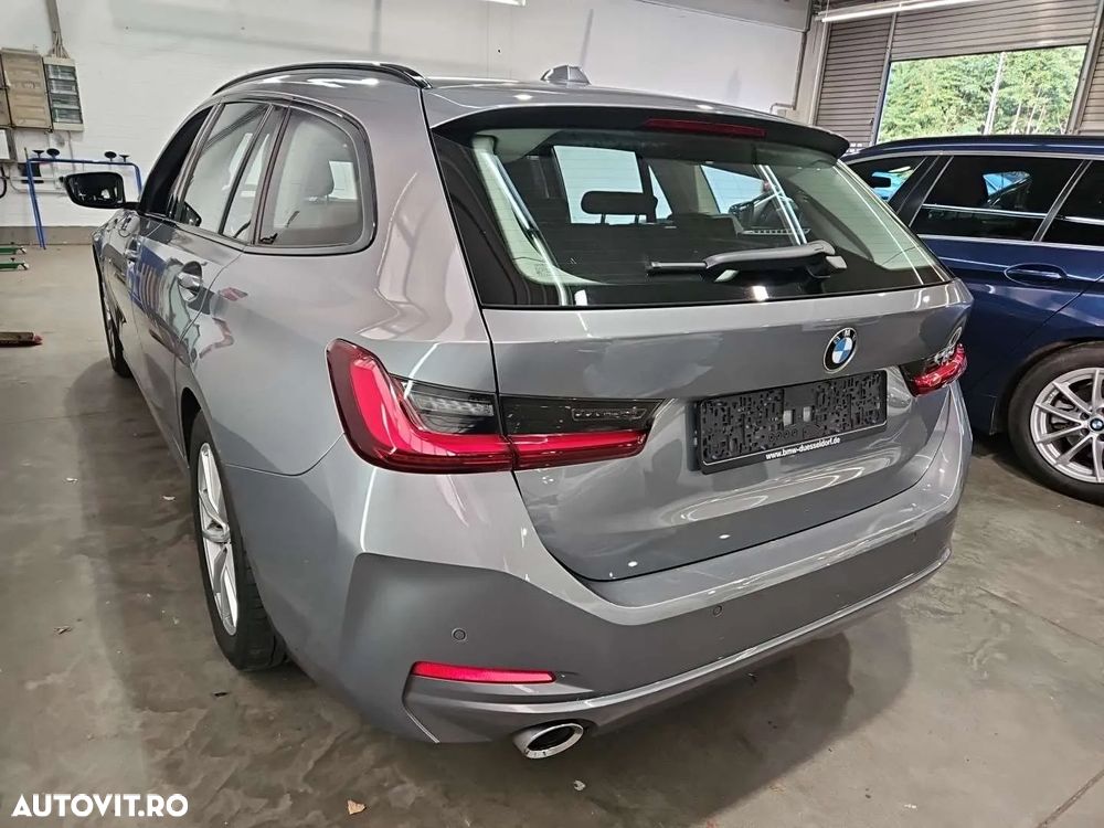 BMW Seria 3 320d Touring Aut. Advantage - 16
