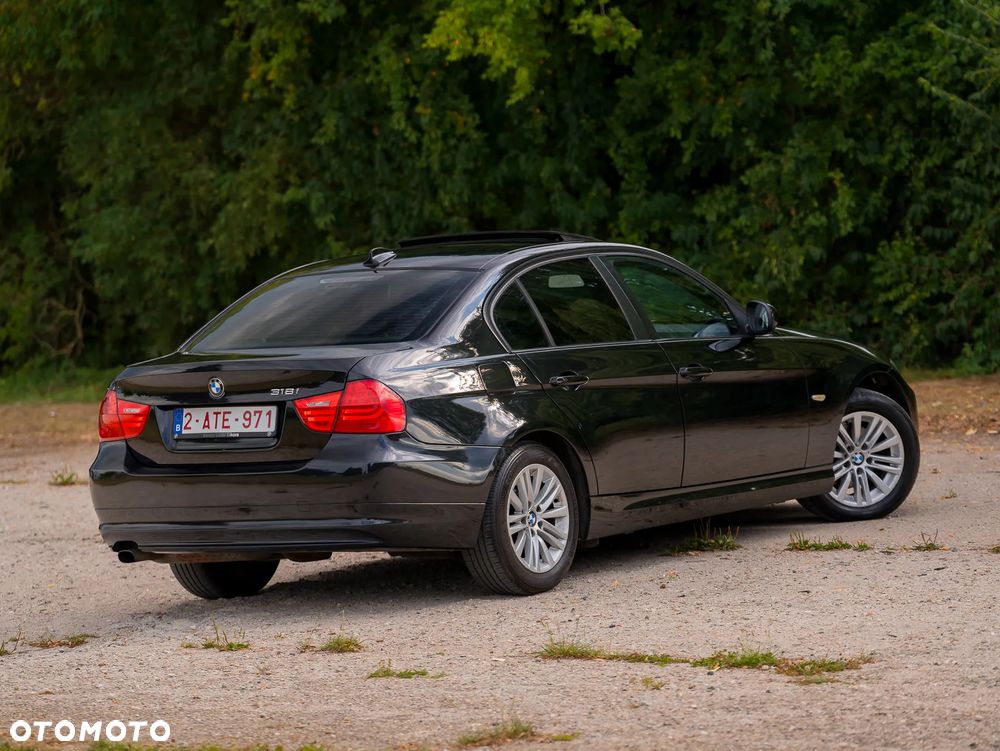 BMW Seria 3 318i Edition Exclusive - 8
