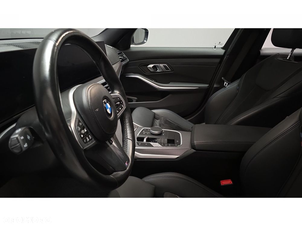 BMW Seria 3 320d xDrive mHEV M Sport - 30