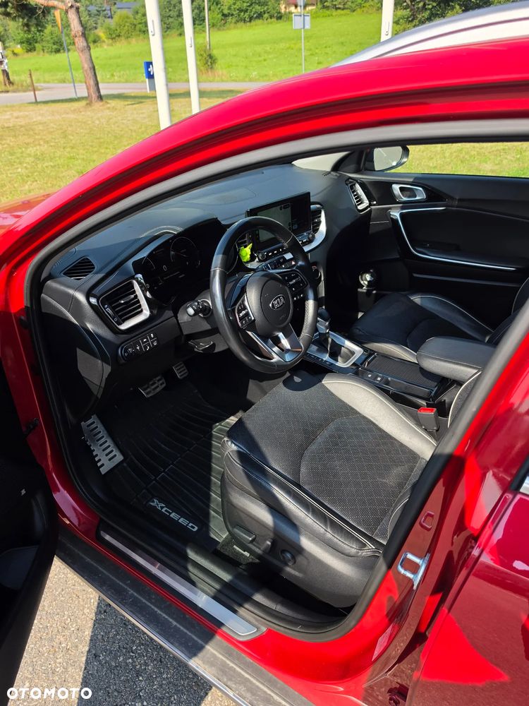 Kia XCeed 1.6 CRDi mHEV L DCT - 16