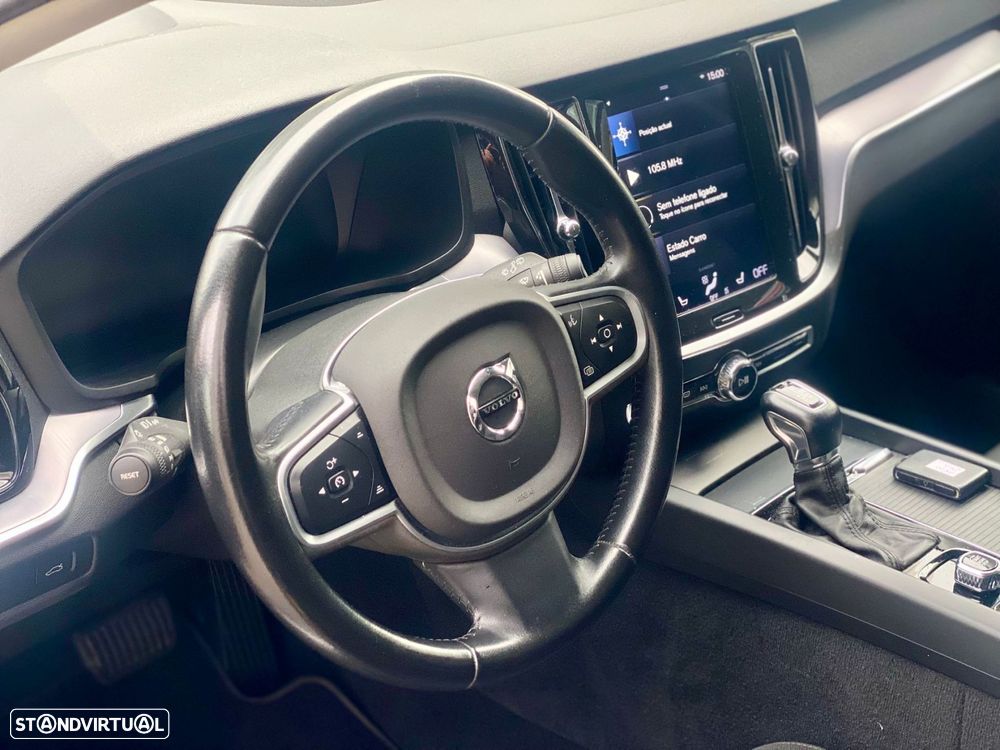 Volvo V60 2.0 D3 Momentum Geartronic - 13