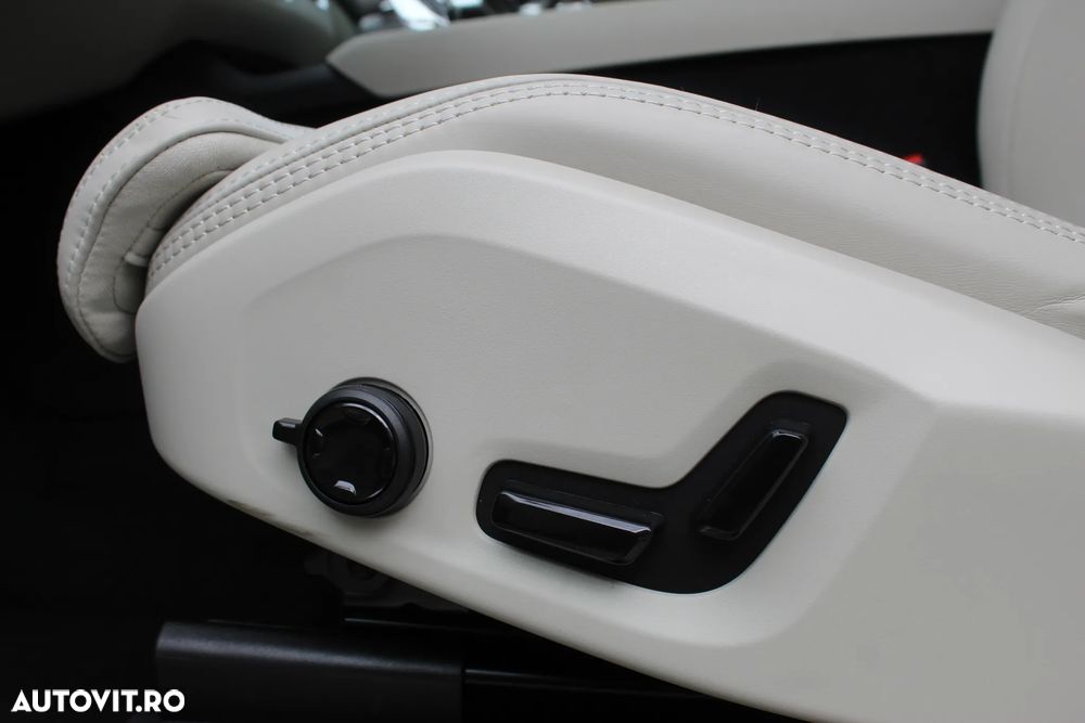 Volvo XC 90 T8 AWD Ultra Dark - 13